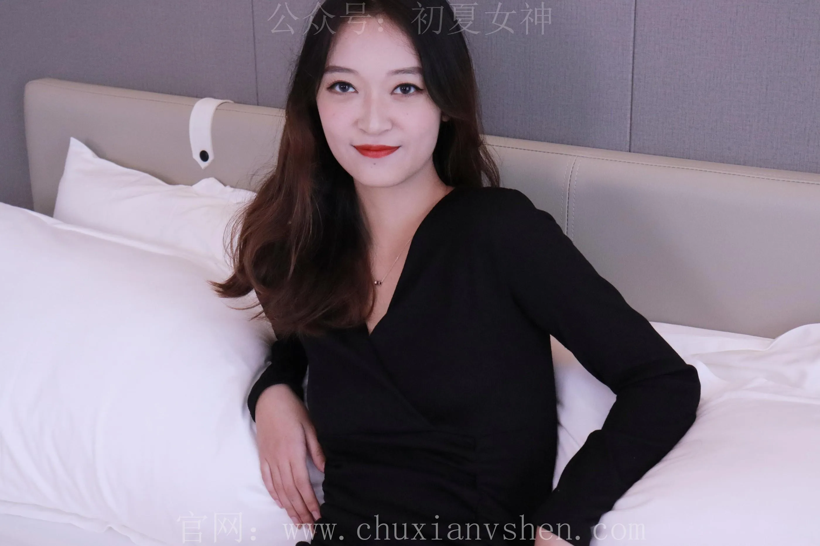 初夏女神 NO.013 依依黑色瘦身连衣裙搭小黑皮鞋 [146P]插图5